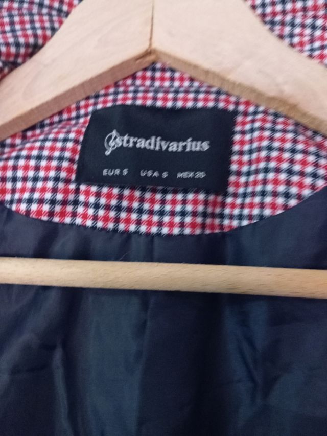Gabardina roja cuadros talla S