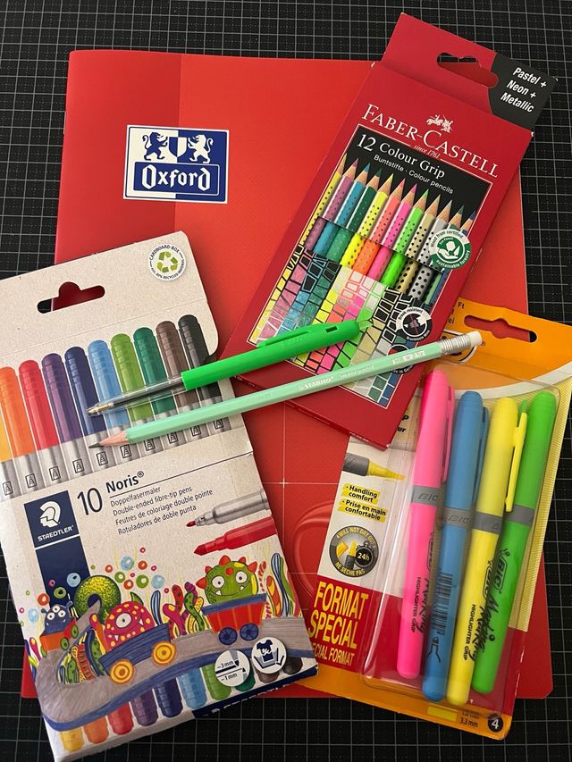 Material escolar nuevo