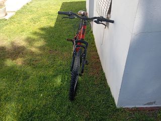 Bicicleta montaña roja BPRO