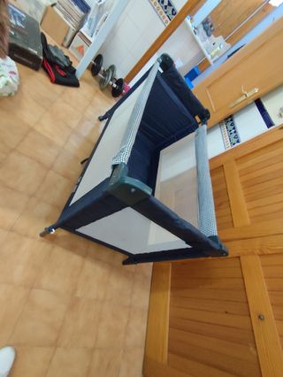 Cuna de viaje plegable