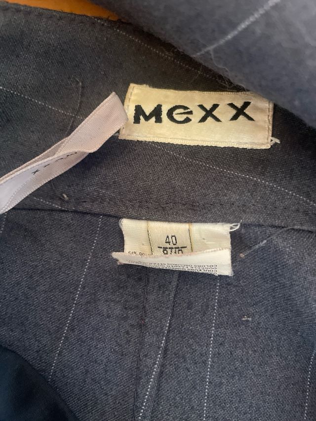 Traje chaqueta mujer gris rayas