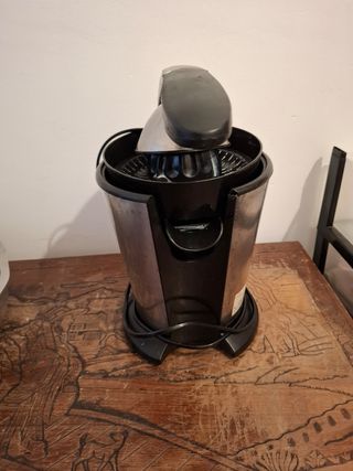 Exprimidor eléctrico profesional