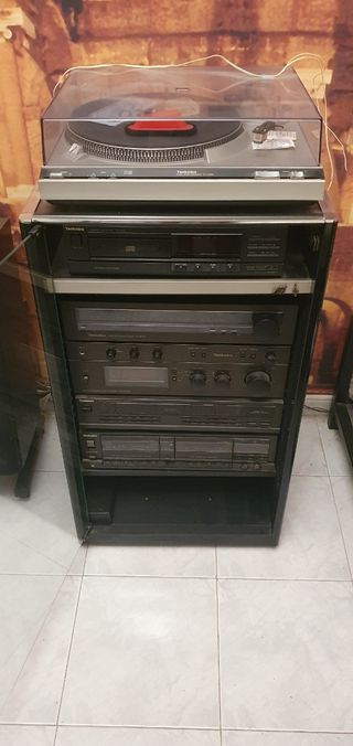 Equipo Technics: tocadiscos & minicadena
