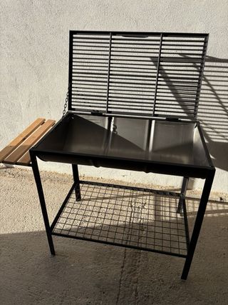 Asador metálico negro pequeño