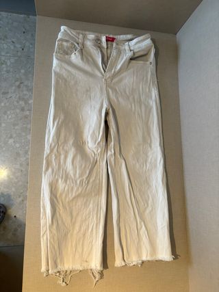 Ropa de mujer variada