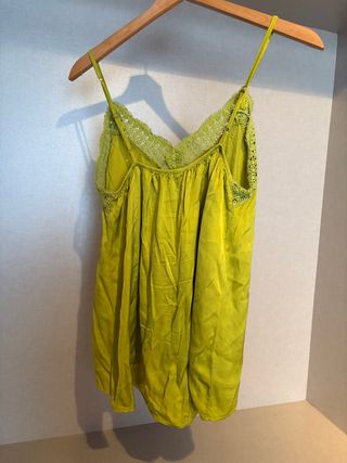 Ropa de mujer variada