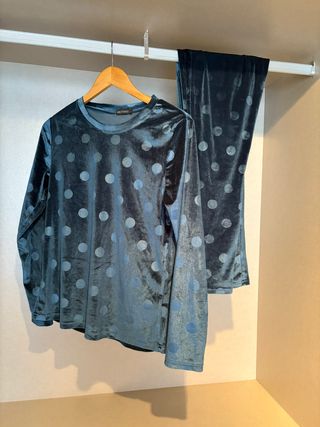 Ropa de mujer variada
