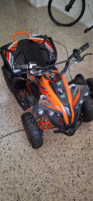 Moto eléctrica infantil