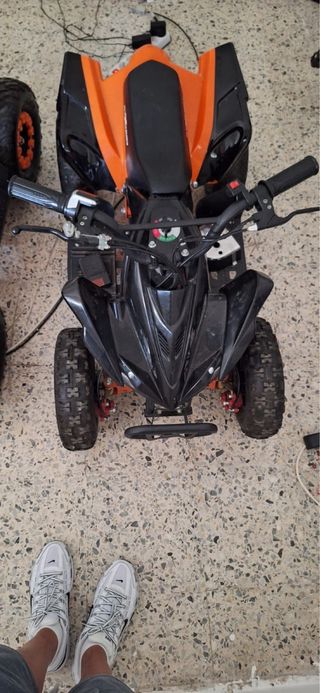 Moto eléctrica infantil