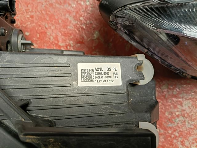 Faros Hyundai Kona 92101J9500/92102J9500