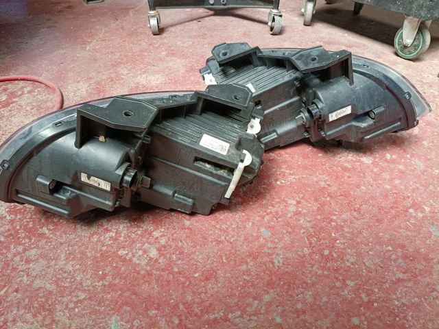 Faros Hyundai Kona 92101J9500/92102J9500