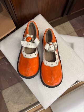 Zapatos payaso naranja