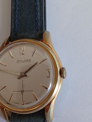 Reloj Duward dorado vintage