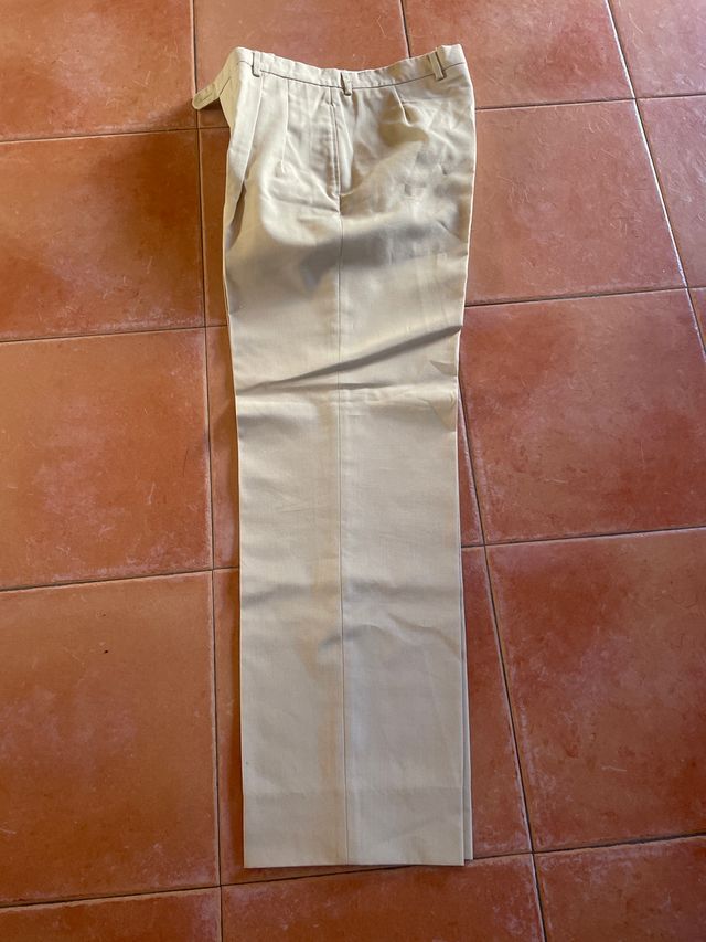 Pantalón vestir beige hombre