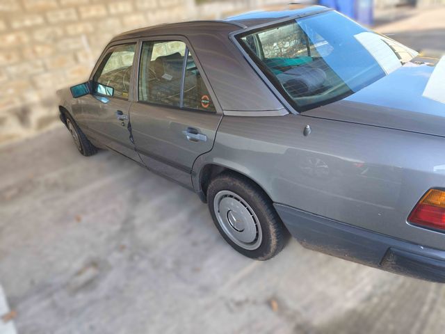 Mercedes-Benz 300D AUTOMATICO 1998