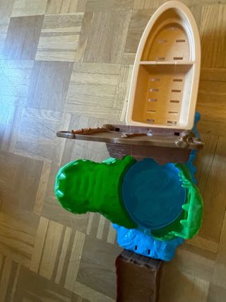 Pista de coches agua cocodrilo