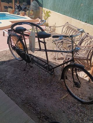 Bicicleta tándem clásica.