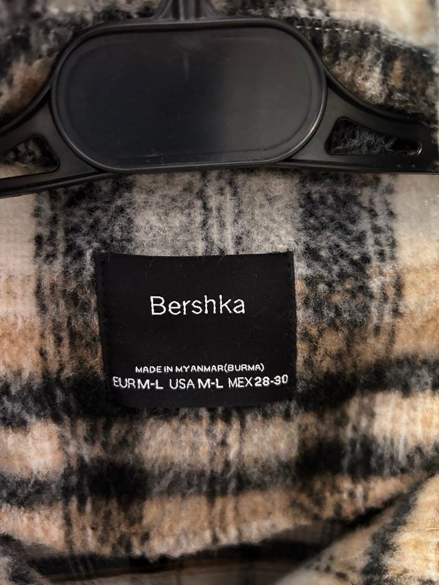 Chaqueta cuadros Bershka beige