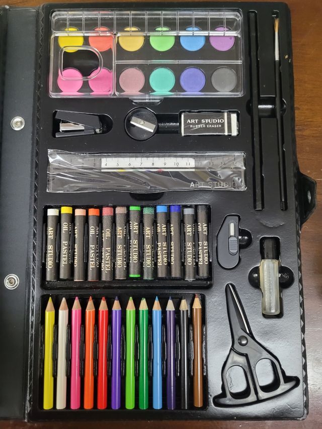 Set Colori - matite, pastelli, pennarelli