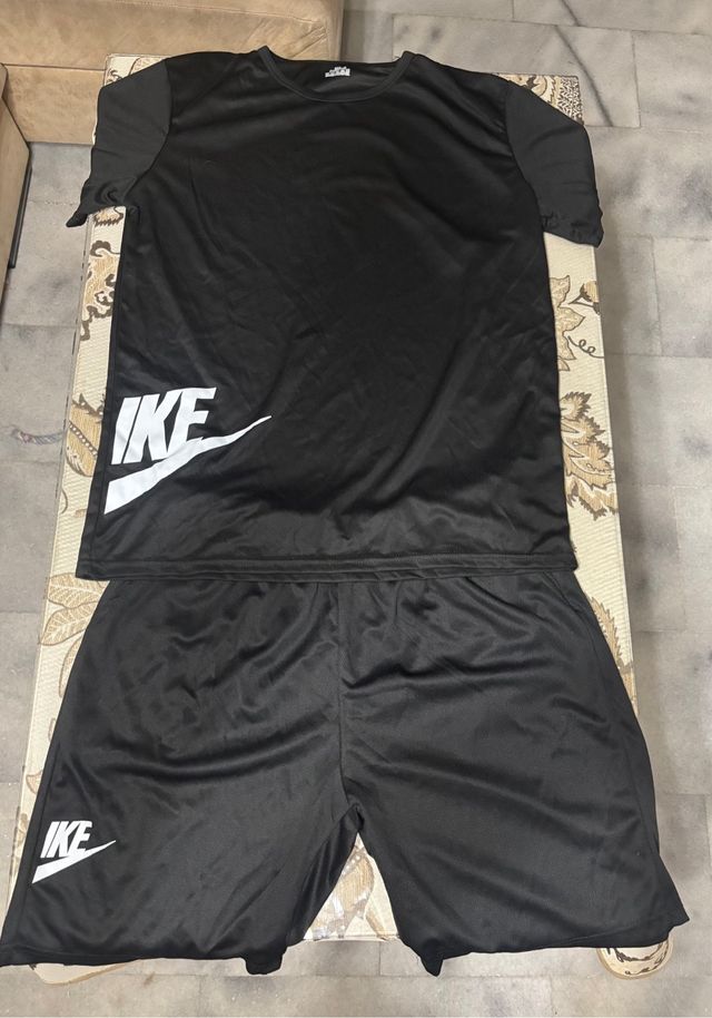 Conjunto deportivo negro - L
