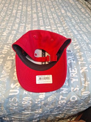 Gorra New Era niño roja