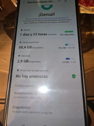 Samsung Galaxy A70 - móvil negro con su funda