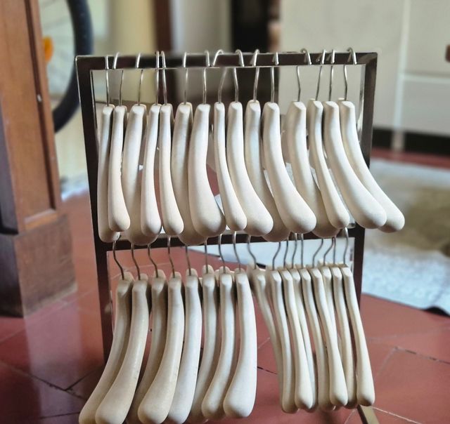 65 perchas con soporte