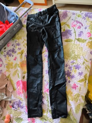 Pantalones negros Stradivarius M