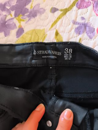 Pantalones negros Stradivarius M