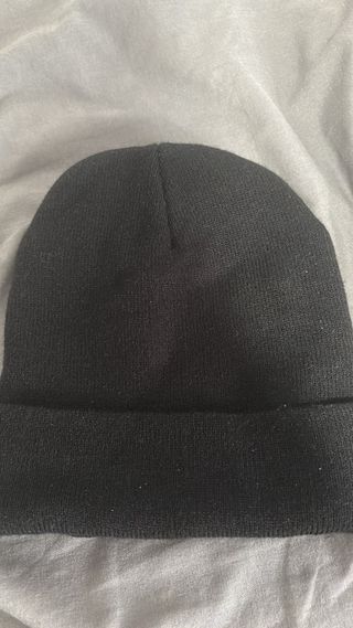 Gorro Stone Island negro-amarillo