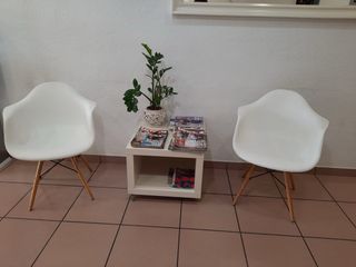 2 Sillas Eames + Mesita