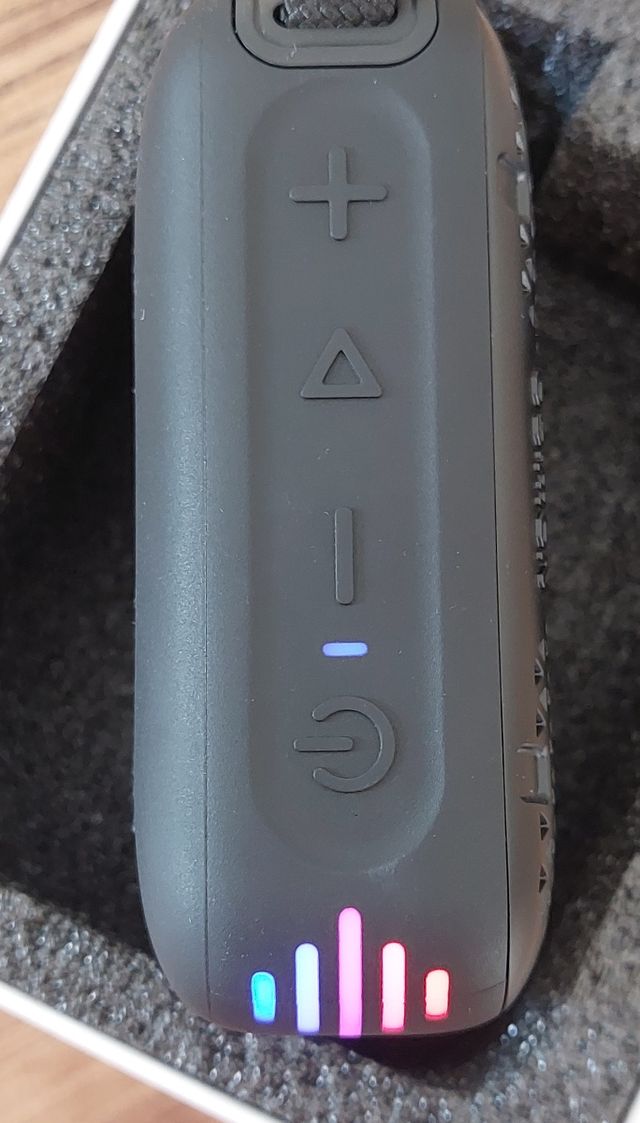 Altavoz portátil Now:Go. Resistente al agua.