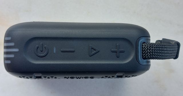 Altavoz portátil Now:Go. Resistente al agua.