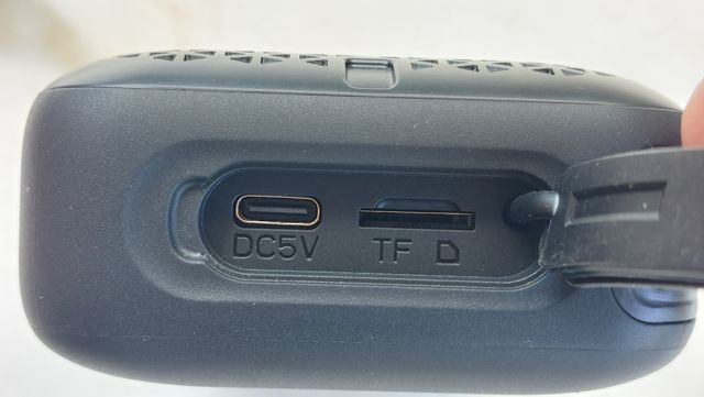 Altavoz portátil Now:Go. Resistente al agua.