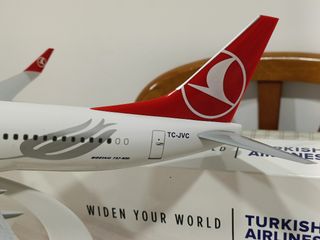 Avion Turkish Airlines 1:100