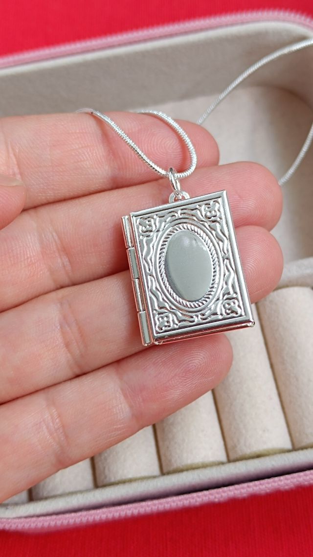 Collar relicario libro plata