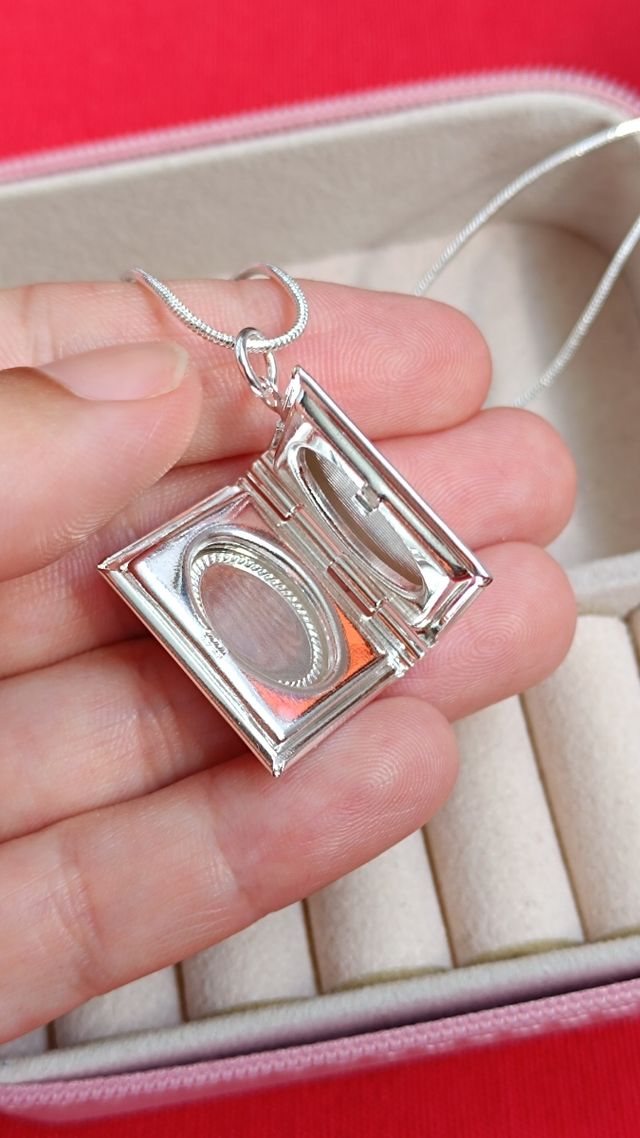 Collar relicario libro plata