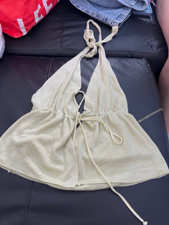 Top cortos y vaqueros