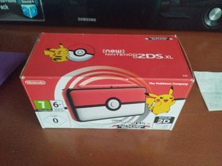 Nintendo 2DS XL edizione Pokémon Rossa 