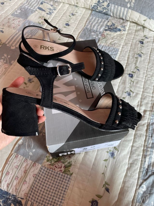 Sandalias negras RKS tacón 38