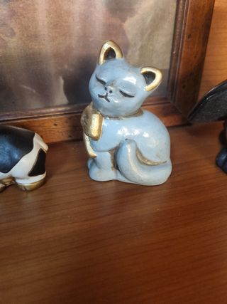 Gatto in ceramica, azzurro e oro