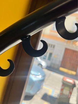 Espositore abiti metallo nero