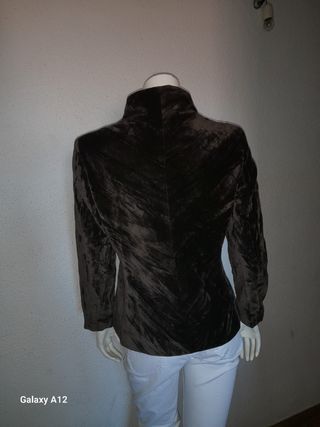 Chaqueta Purificación García marrón