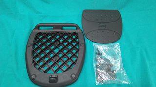 VARIAS COSAS GIVI: SOPORTES Y TAPA BAUL