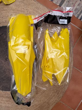 Plasticos Polisport Suzuki RM 2007