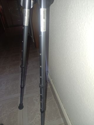 Muletas negras de adulto 
