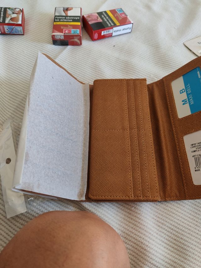 Cartera marrón y multicolor