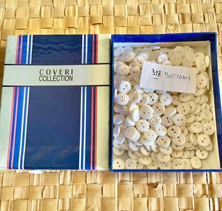 Bottoni bianchi vintage Coveri Collection