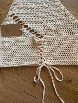 Top beige uncinetto traforato