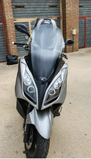 Scooter KYMCO super drink300